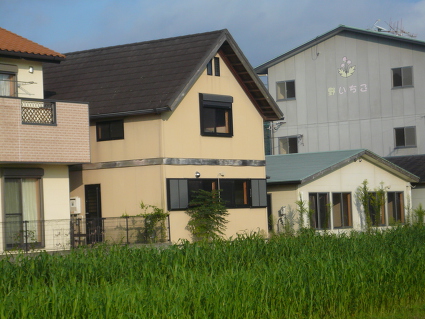 香南市夜須町中心地近くの築浅物件